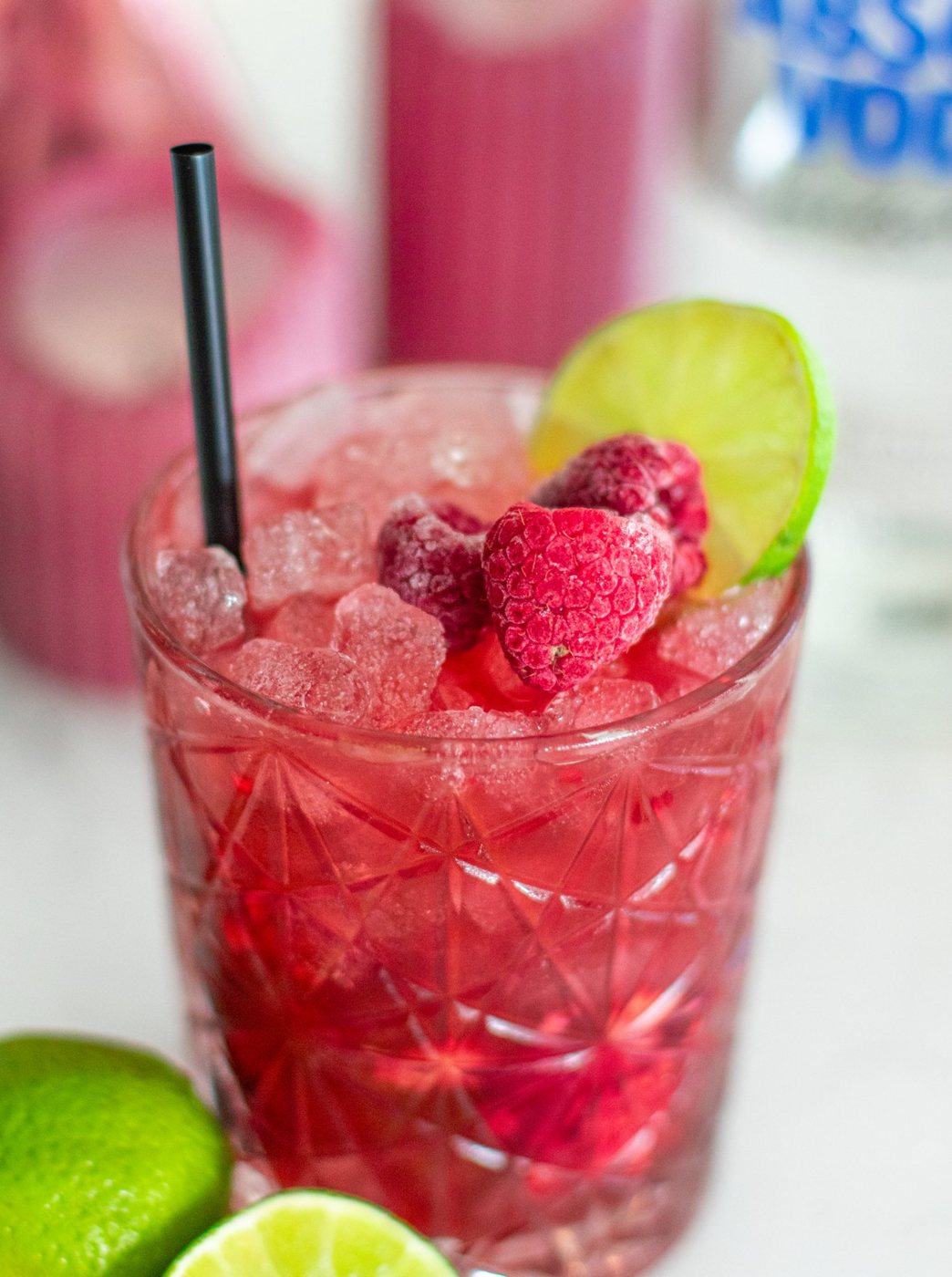 Lazy Red Cheeks cocktail met frambozen en limoen